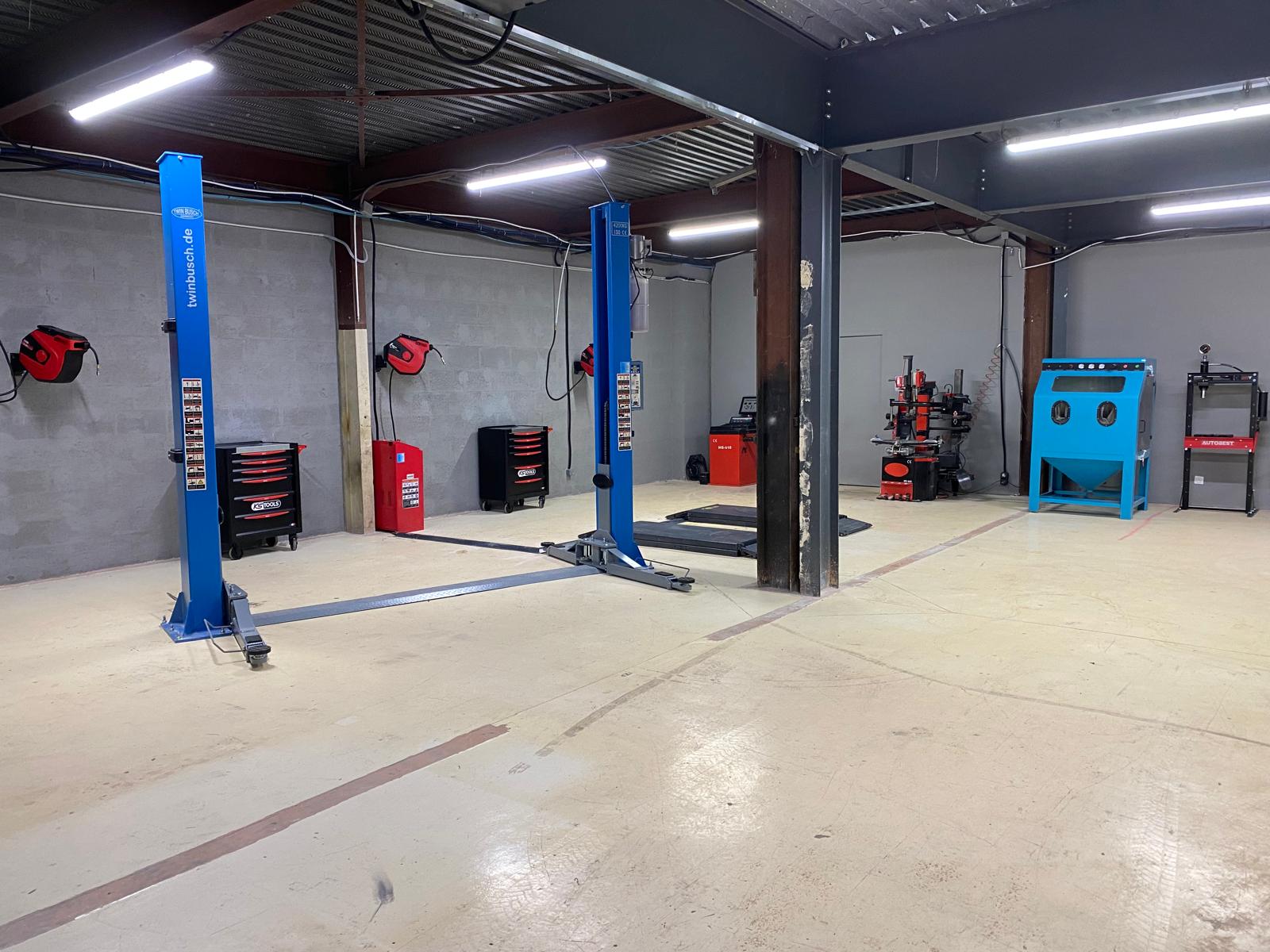 location de poste de travail pour la mécanique automobile